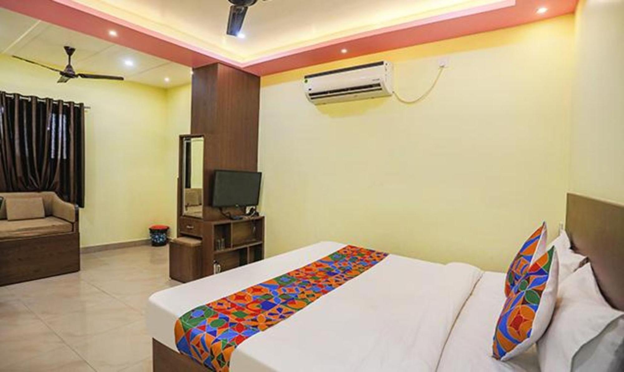 Fabexpress Banarasi Kothi Hotel